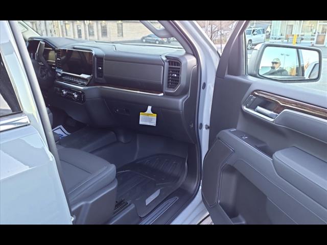 2025 GMC Sierra 1500 SLE