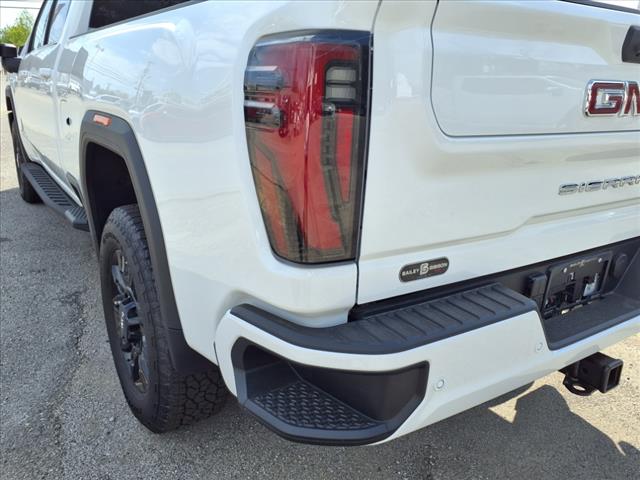 2025 GMC Sierra 2500HD AT4