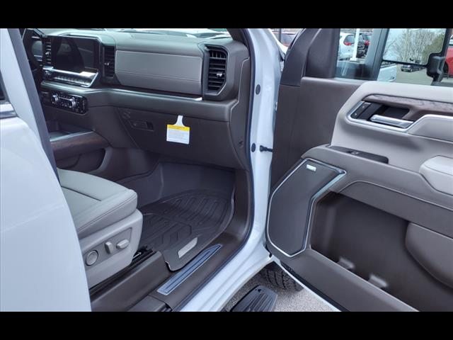 2025 GMC Sierra 2500HD SLT