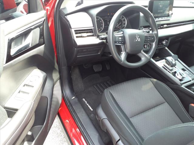 2023 Mitsubishi Outlander ES