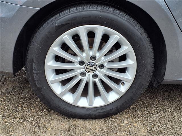 2016 Volkswagen Passat 1.8T SE