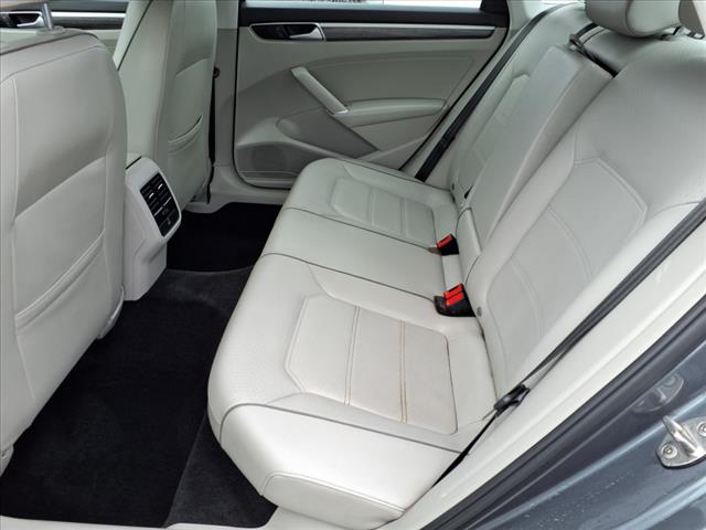 2016 Volkswagen Passat 1.8T SE