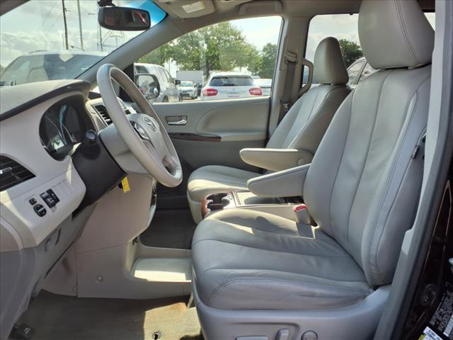 2014 Toyota Sienna XLE