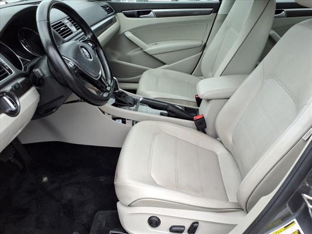 2016 Volkswagen Passat 1.8T SE