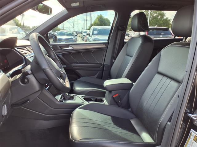 2024 Volkswagen Tiguan SE R-Line Black