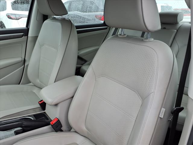 2016 Volkswagen Passat 1.8T SE