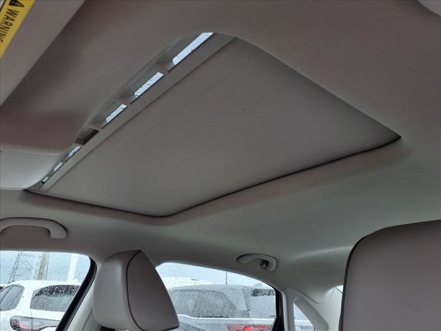2016 Volkswagen Passat 1.8T SE