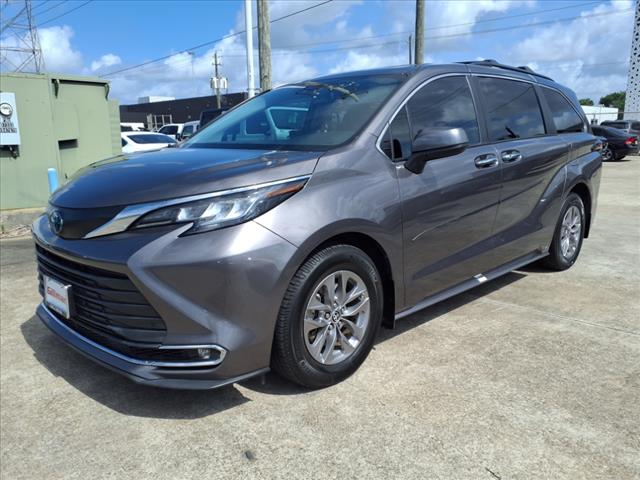 2022 Toyota Sienna XLE