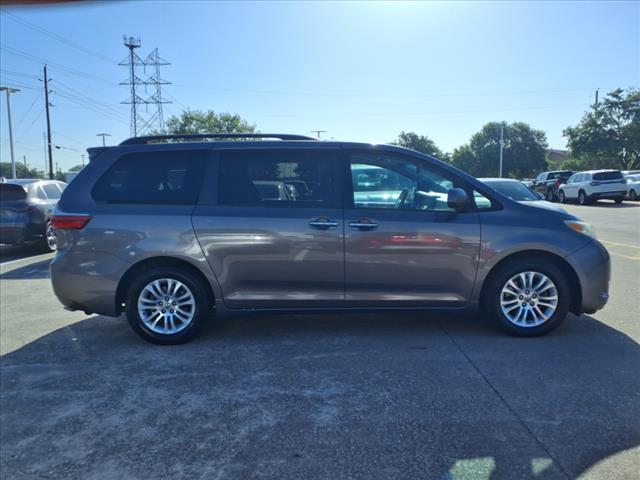 2015 Toyota Sienna XLE