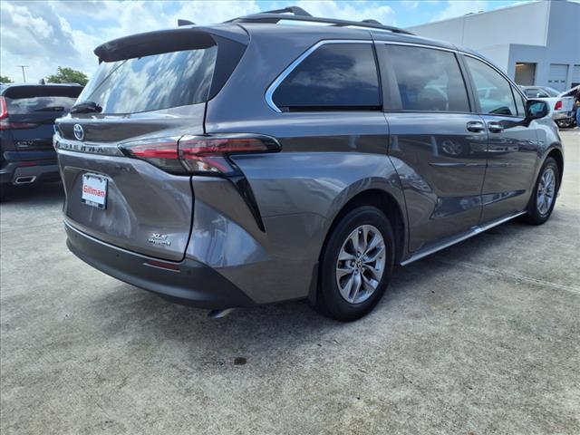 2022 Toyota Sienna XLE