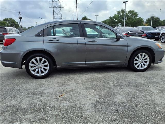 2013 Chrysler 200 Touring