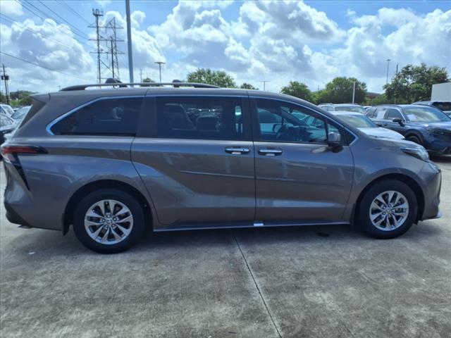 2022 Toyota Sienna XLE
