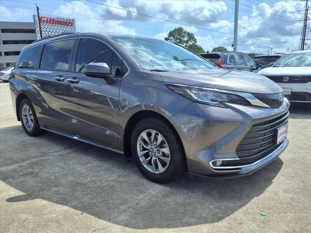 2022 Toyota Sienna XLE