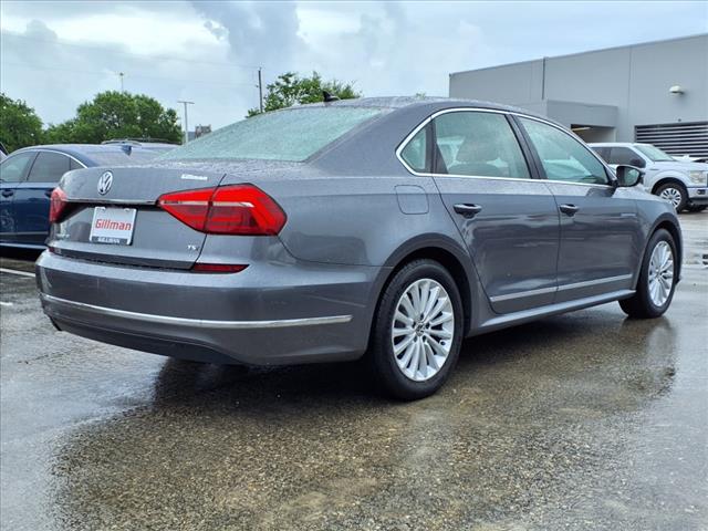 2016 Volkswagen Passat 1.8T SE