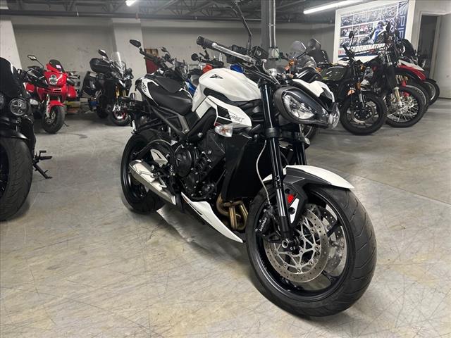 2024 Triumph STREET TRI