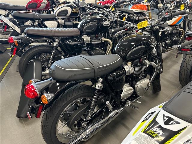 2025 Triumph BONNEVILLE 