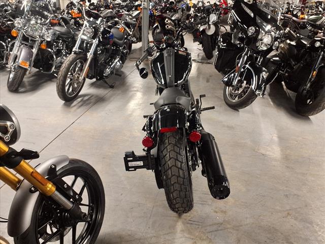2025 Indian SCOUT BOBB 