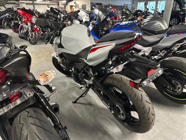 2023 Kawasaki Z400 Ninja 