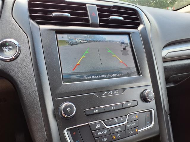 2020 Ford Fusion SE - Photo 11
