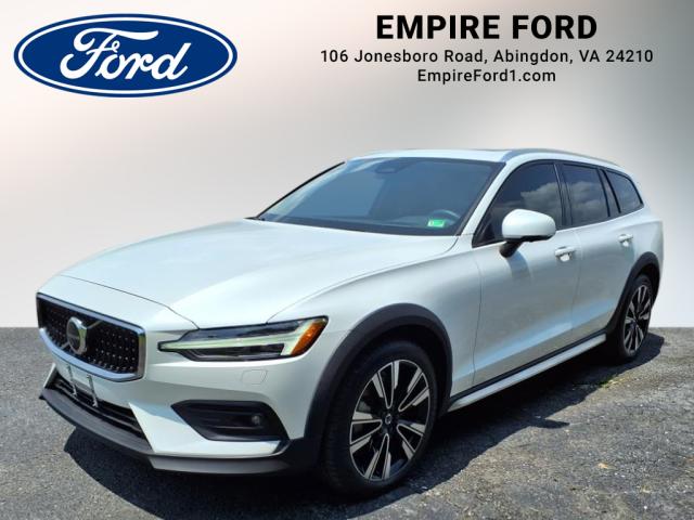 2023 Volvo V60 Cross Country B5 Ultimate - Photo 1