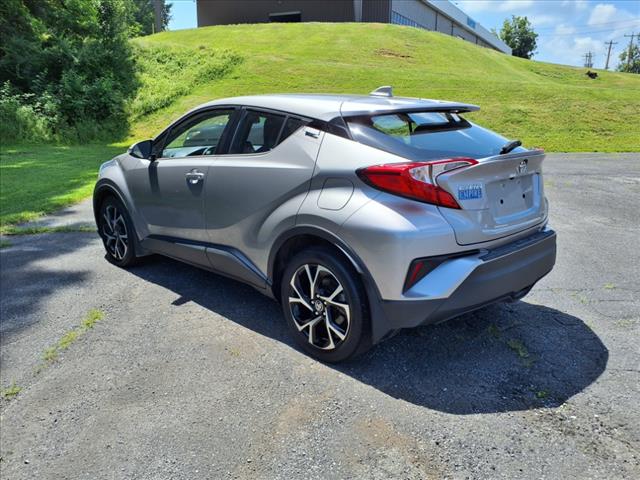 2020 Toyota C-HR XLE - Photo 2