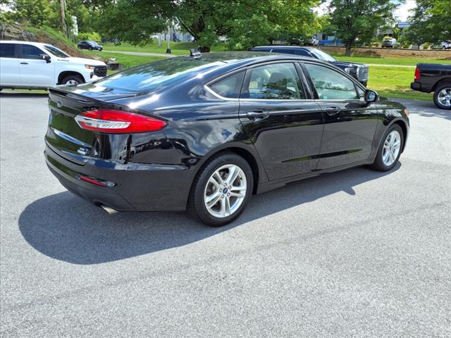2020 Ford Fusion SE - Photo 4