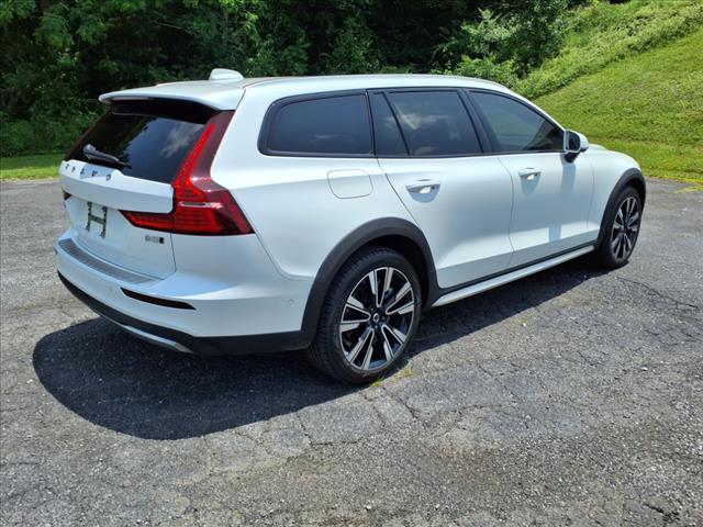 2023 Volvo V60 Cross Country B5 Ultimate - Photo 4
