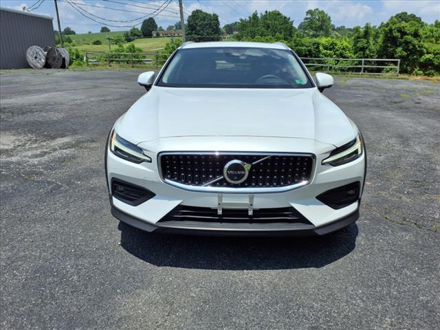 2023 Volvo V60 Cross Country B5 Ultimate - Photo 6