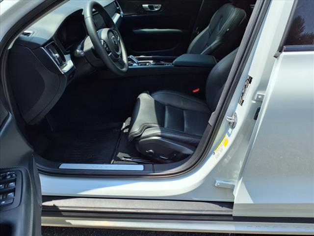 2023 Volvo V60 Cross Country B5 Ultimate - Photo 7