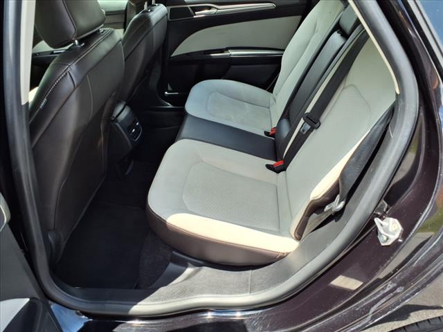 2020 Ford Fusion SE - Photo 8