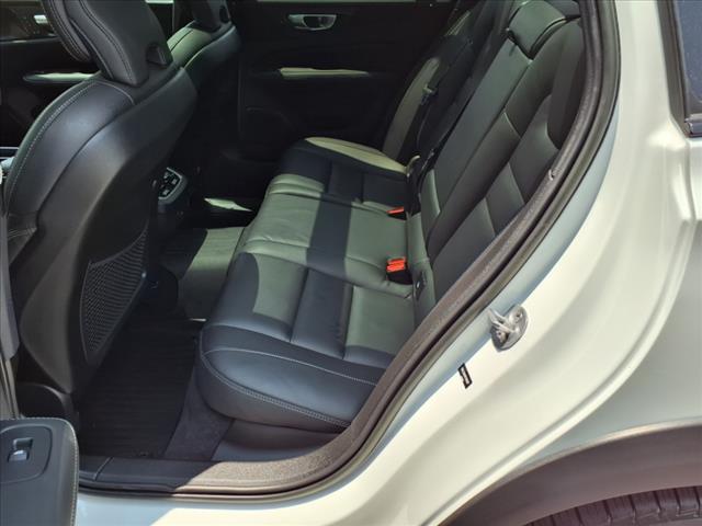 2023 Volvo V60 Cross Country B5 Ultimate - Photo 8