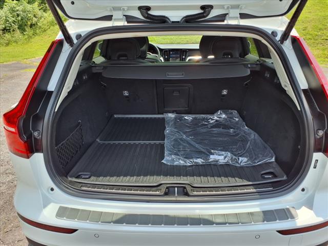 2023 Volvo V60 Cross Country B5 Ultimate - Photo 9
