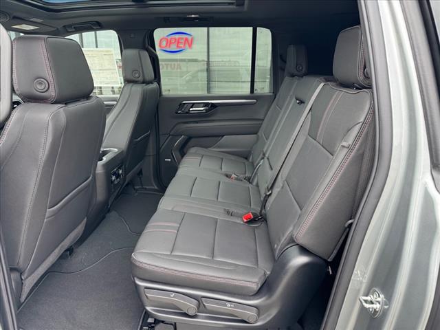 2025 Chevrolet Suburban RST