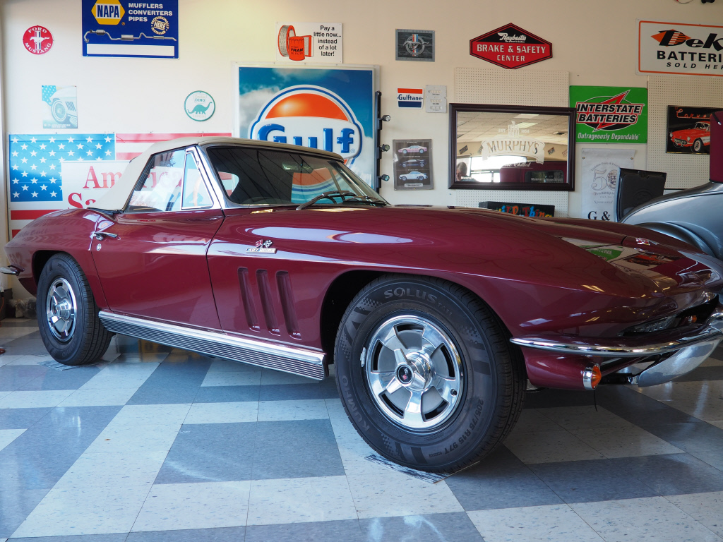 1966 Chevrolet Corvette CONVERTABLE - main photo