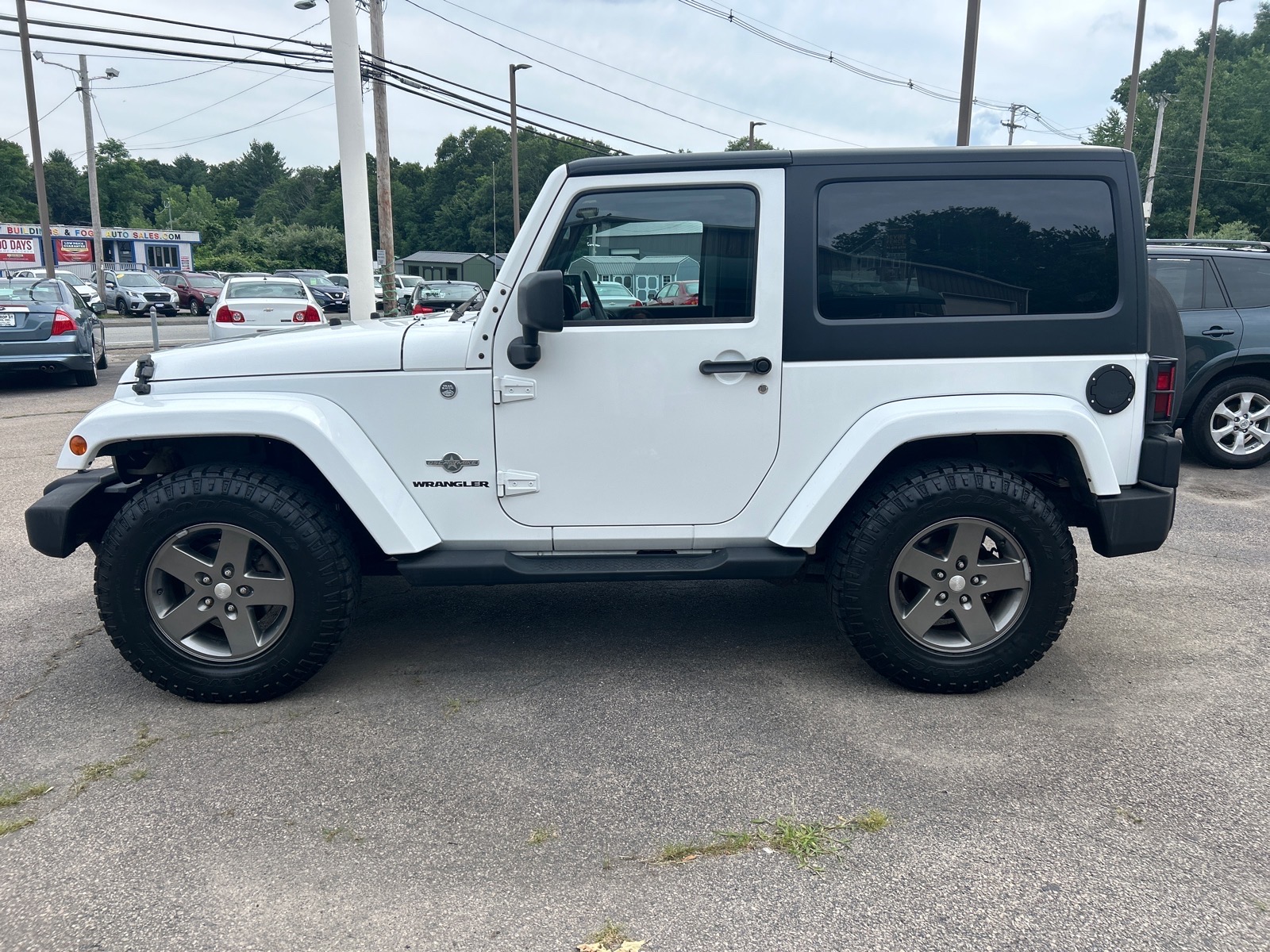 View vehicle photo 3
