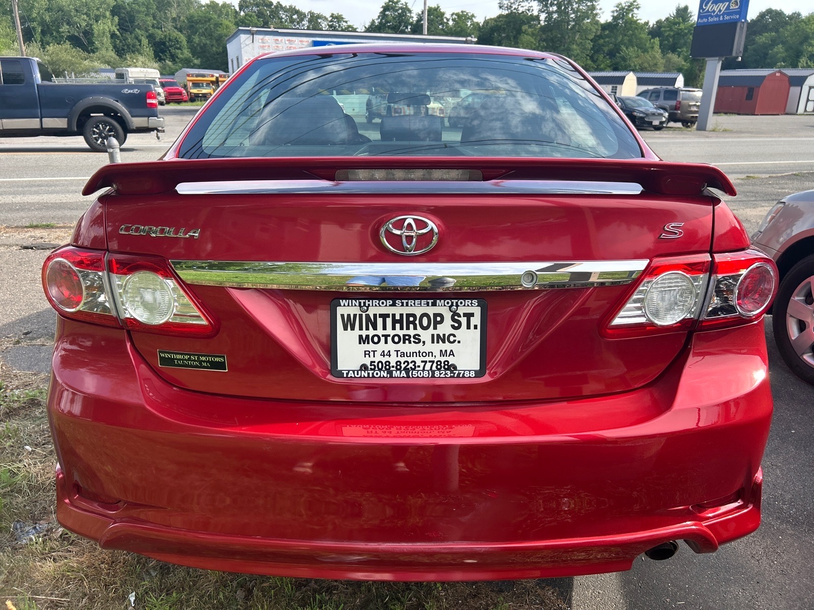 View vehicle photo 4