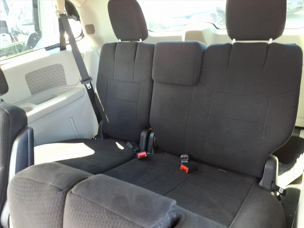 2011 Chrysler Town & Country Touring photo 14