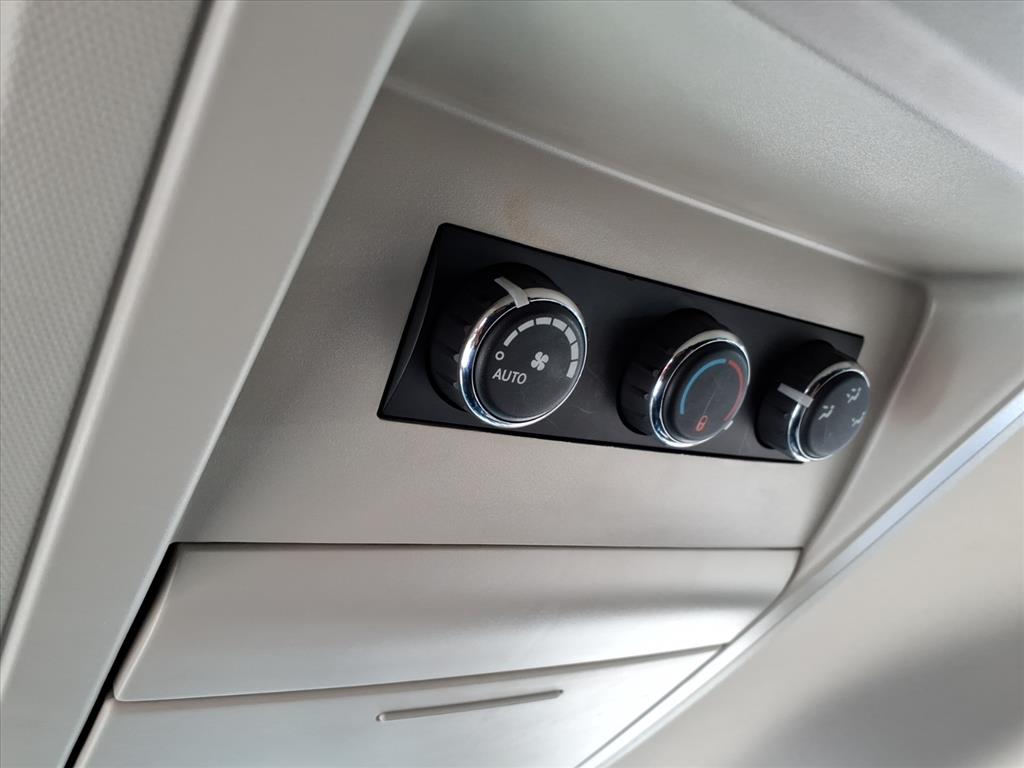 2011 Chrysler Town & Country Touring photo 16