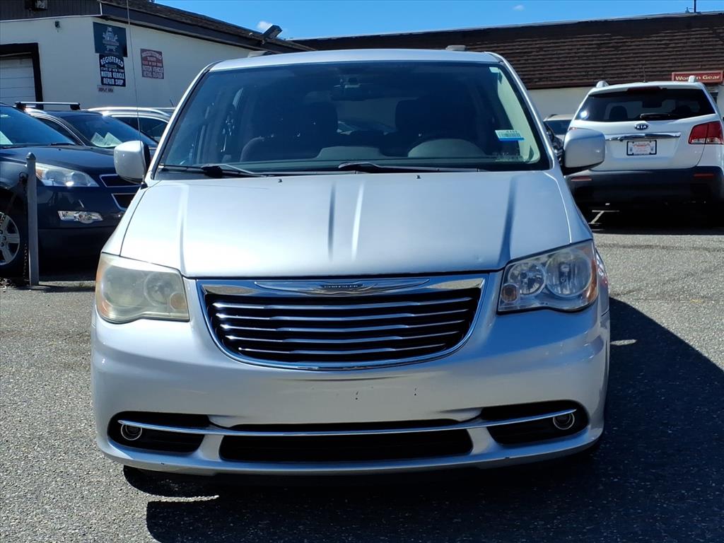 2011 Chrysler Town & Country Touring photo 2