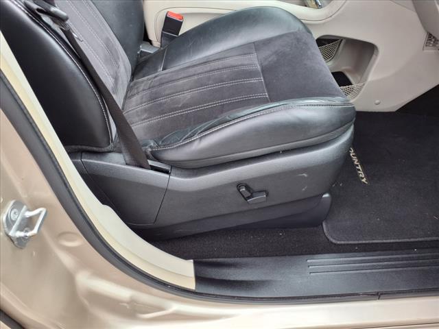 2014 Chrysler Town and Country Touring-L
