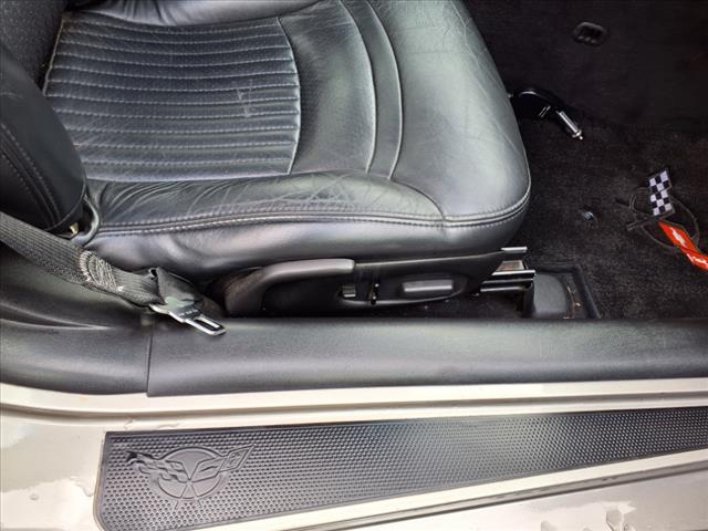 2001 Chevrolet Corvette Base