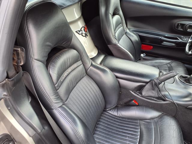 2001 Chevrolet Corvette Base