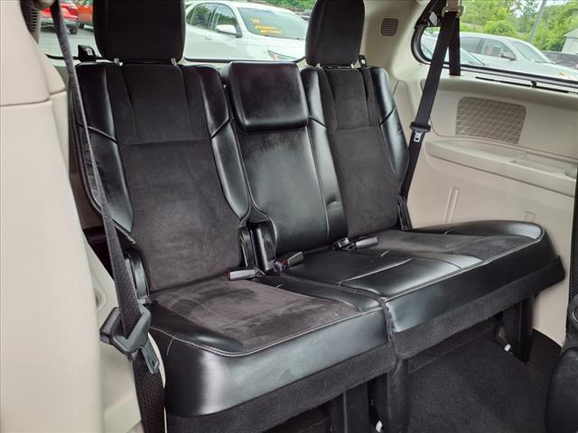 2014 Chrysler Town and Country Touring-L
