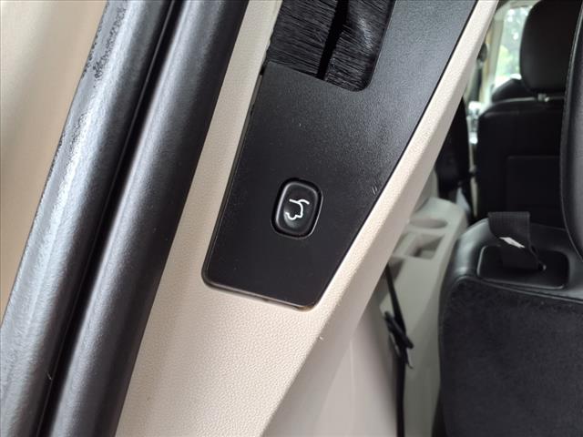 2014 Chrysler Town and Country Touring-L