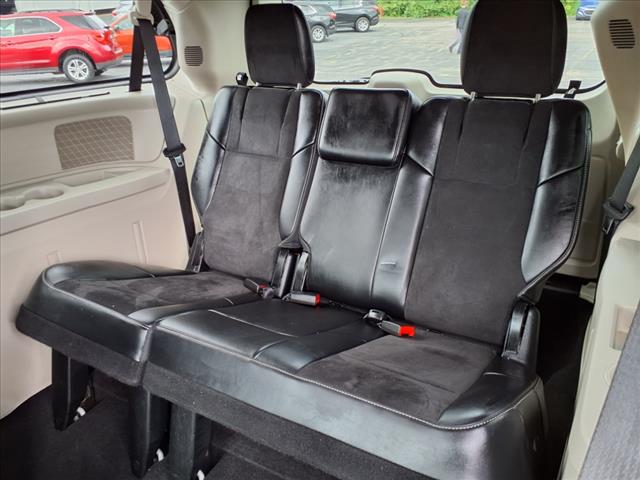 2014 Chrysler Town and Country Touring-L