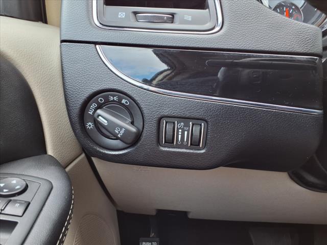2014 Chrysler Town and Country Touring-L