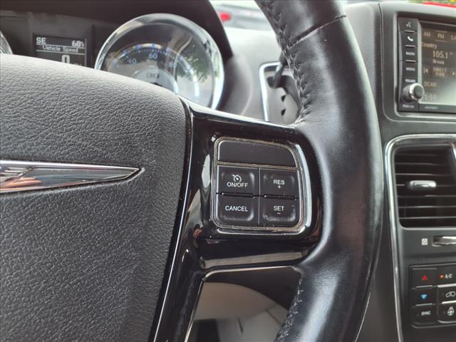 2014 Chrysler Town and Country Touring-L