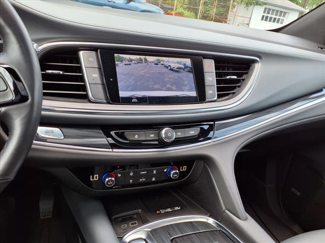 2022 Buick Enclave Essence