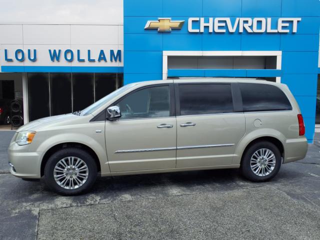 2014 Chrysler Town and Country Touring-L