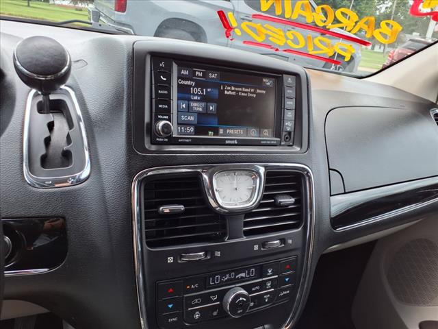 2014 Chrysler Town and Country Touring-L